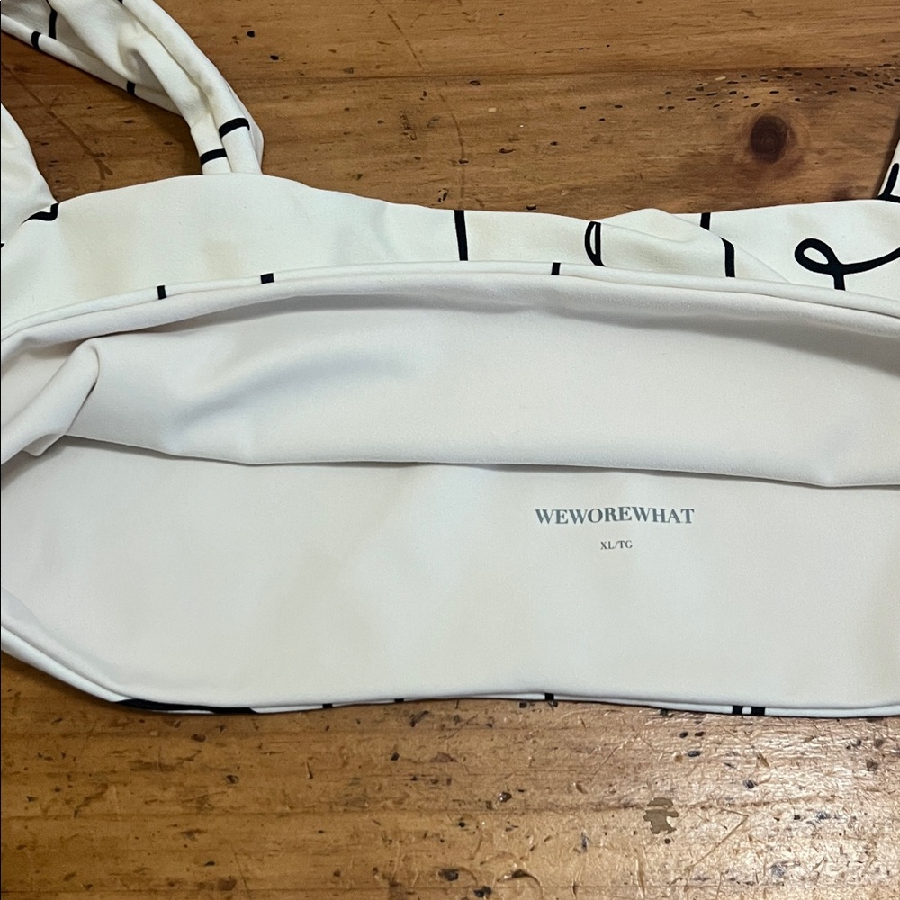 WeWoreWhat Sports bra and biker short XL - Picture 16 of 16